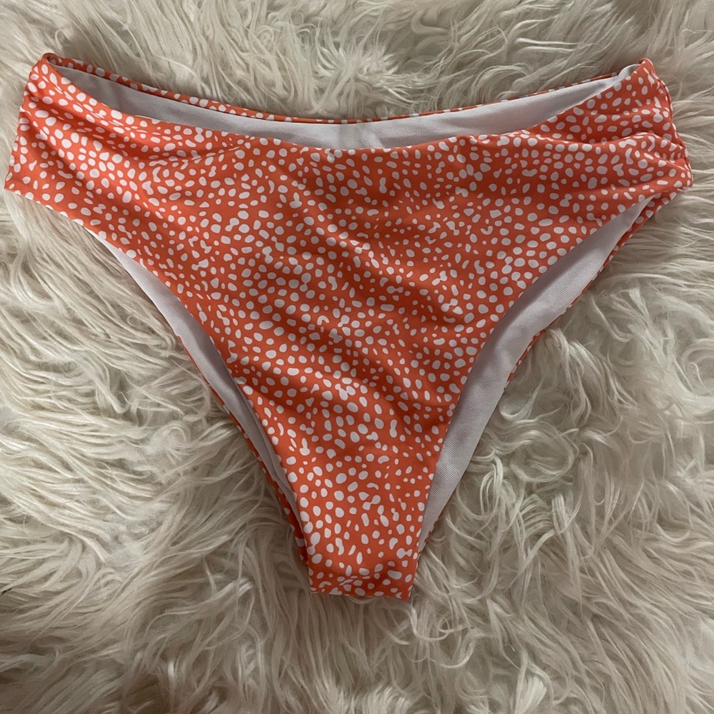 bought from shein. hand me down. never worn by me.